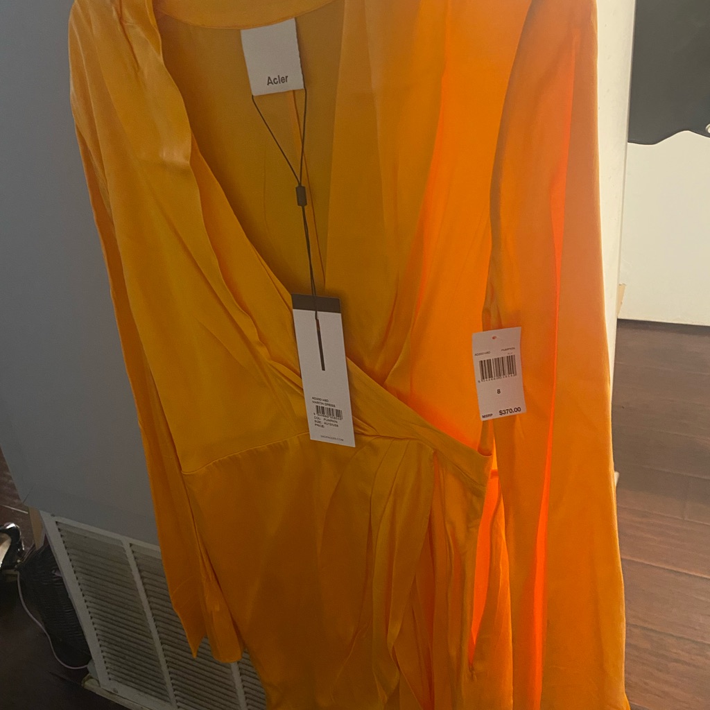 Beautiful Martin Silk Dress. Unique Piece Long Sleeves Perfect For Winter
